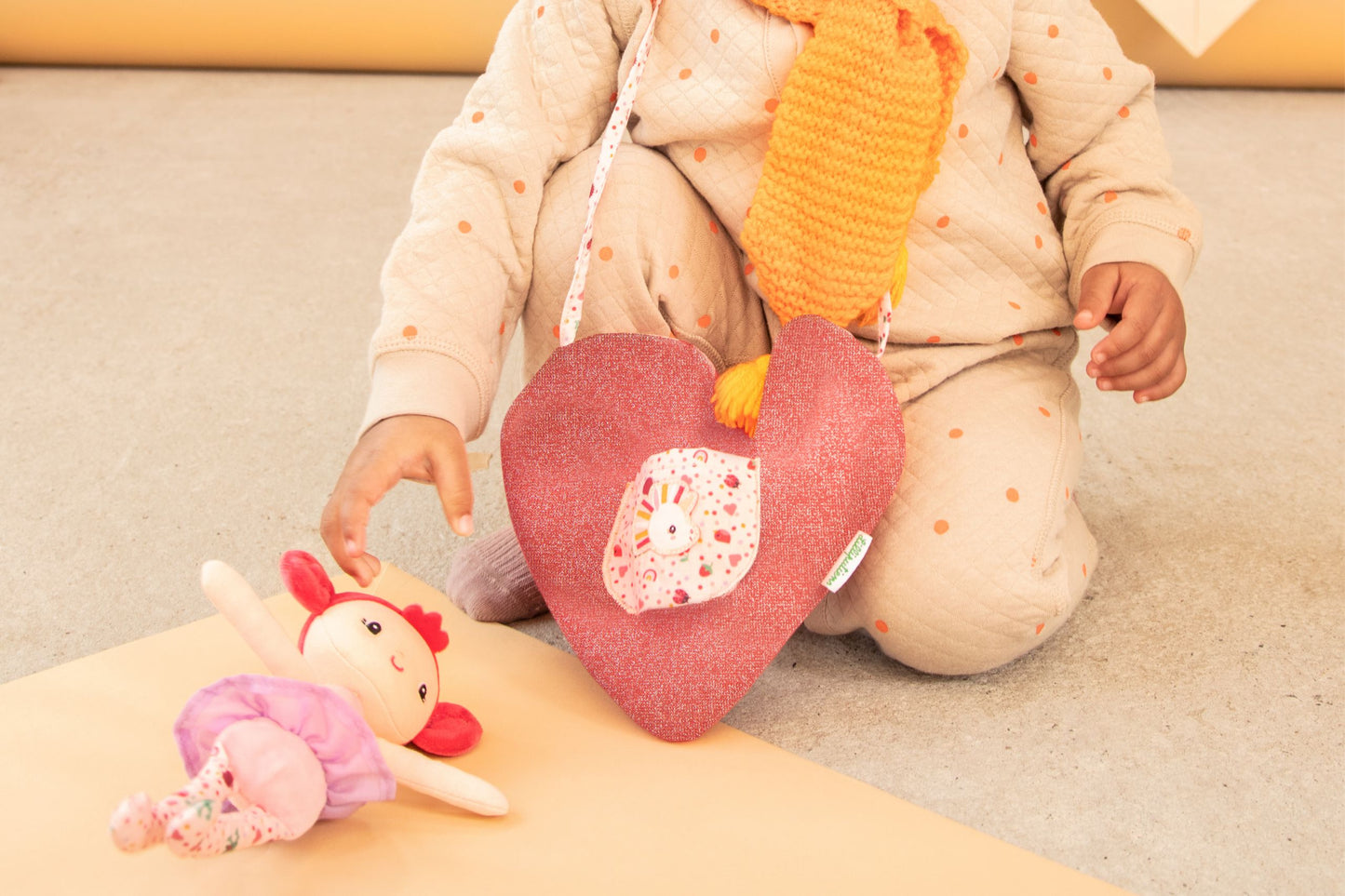 Muñeca Aline con Bolsa de Corazón