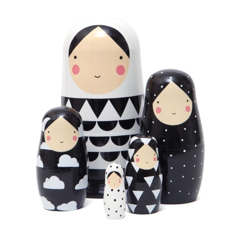 Matrioska Madera Black and White